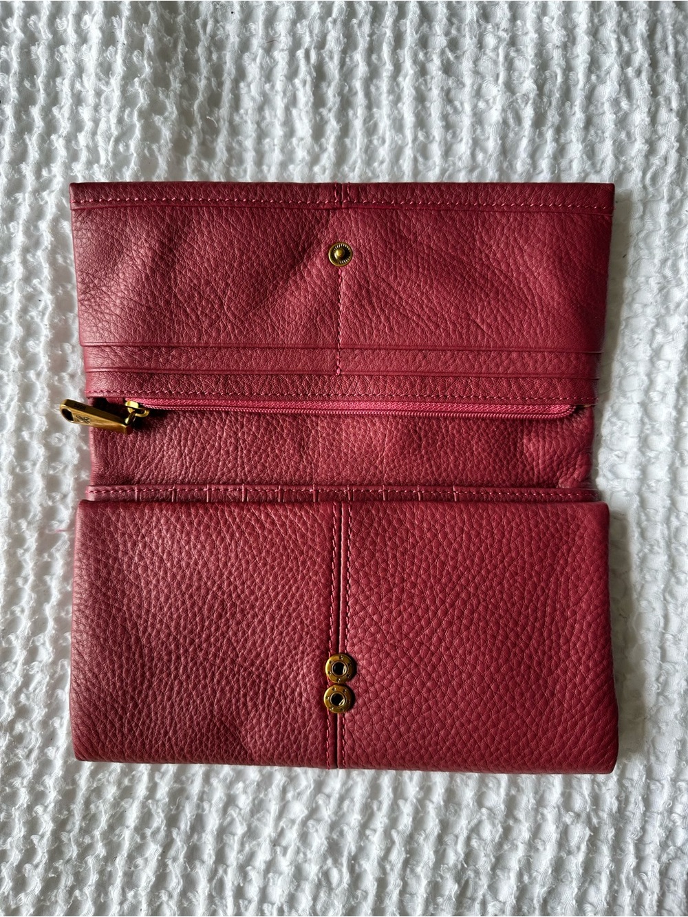 HOBO Keen Continental Wallet Red Pebbled Leather Trifold Organizer Clutch RFID - Picture 6 of 9